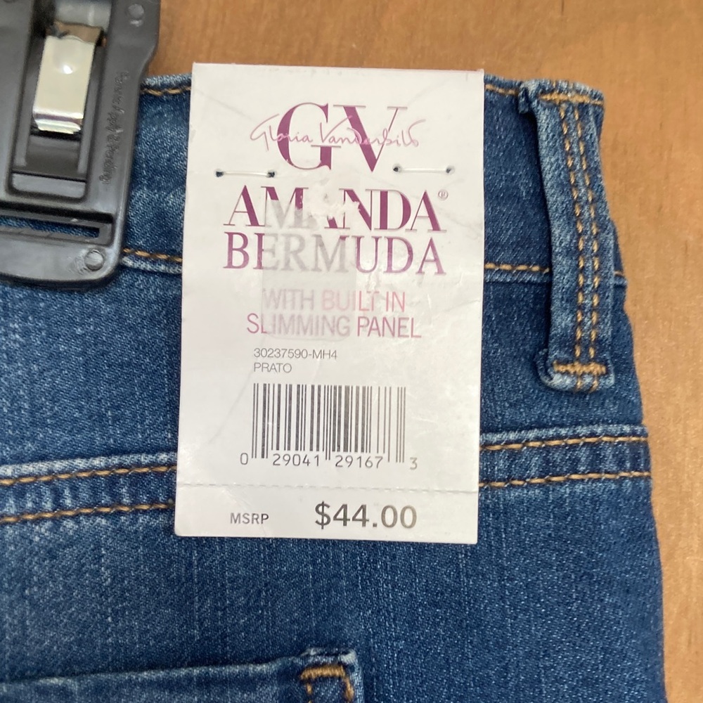 Gloria Vanderbilt Amanda Bermuda with built in slimming panel with stretch 18 - Picture 13 of 17